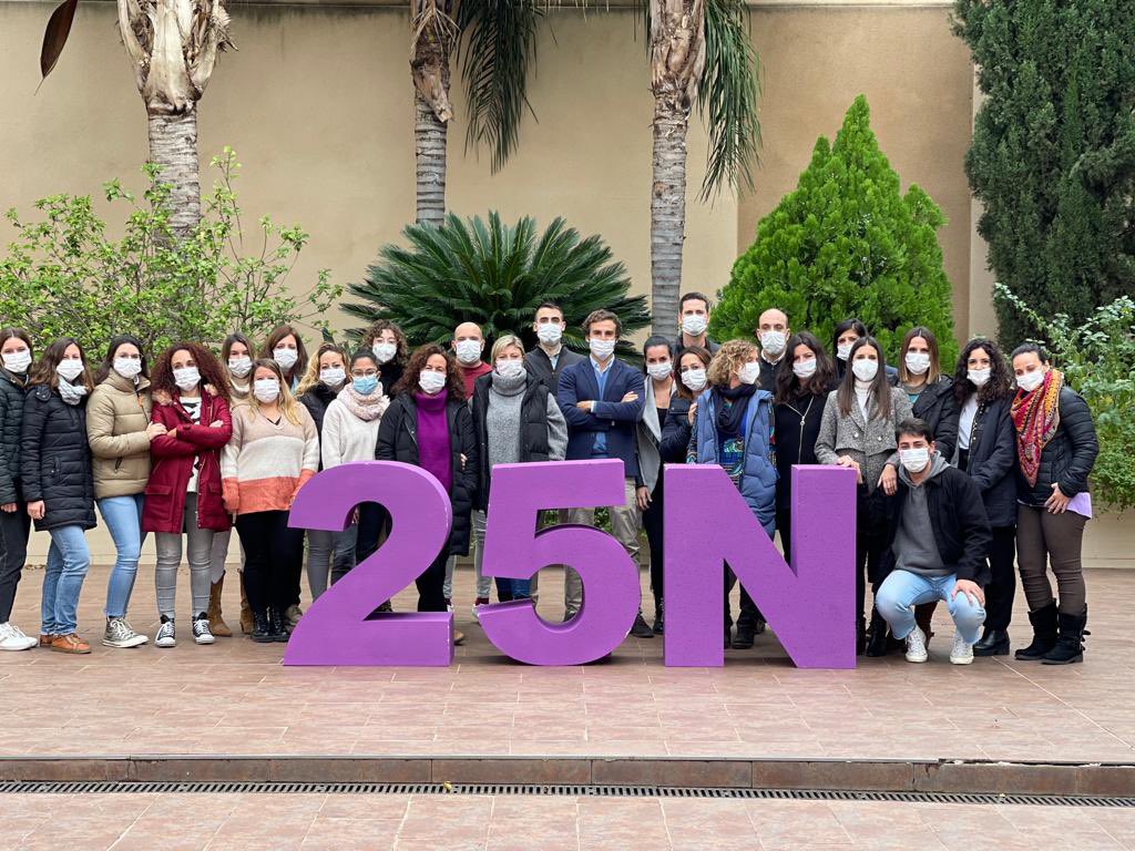 AlonsoClece's tweet photo. Desde @Clece_Sevilla participamos como todos los años en las actividades realizadas el 25N, manteniendo el compromiso que tenemos con este lucha #unavidasinviolencia https://t.co/Gov7EnZ32h