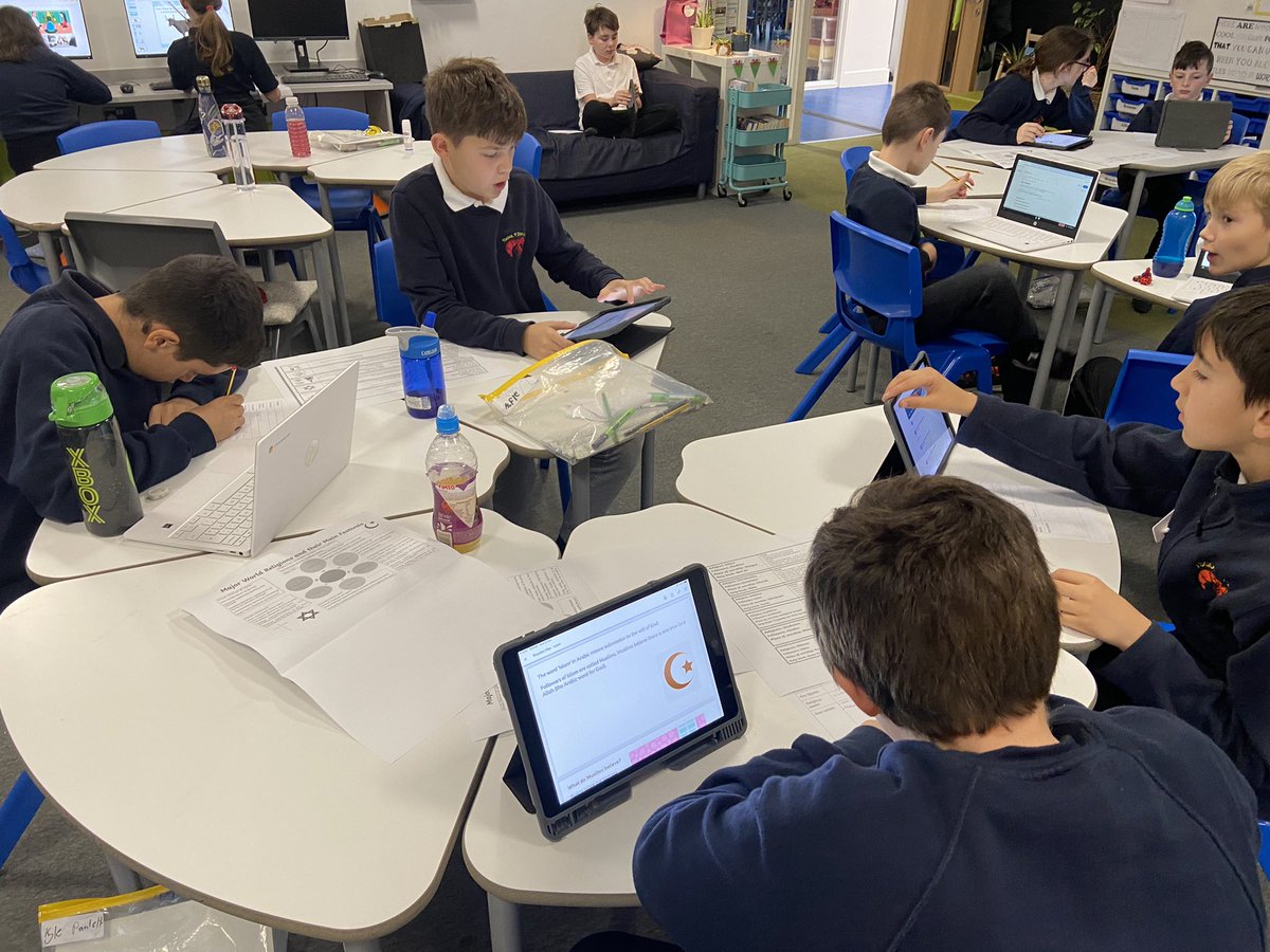 ysgolyddraig's tweet photo. #yydcaerdydd researching world religions for our @Kahoot religion quiz #yyddiversity #yydeic https://t.co/NaSp1sHJe3