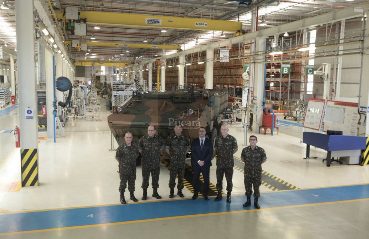 PucaraDefensa's tweet photo. La empresa @ivecobrasil entrega el #Guaraníñi número 500, los #LMVBR y anuncia la fabricación de Guaraní para Filipinas
#vbr #ivecobr #vbtp #vbt #vbmt @exercitooficial #exercitoBR #idv #vbc #nfbr #colog @Parabelum @HukbongKatihan
https://t.co/fG9riiIdLj https://t.co/K378gEId5J