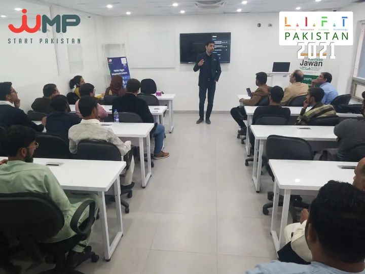 _galacticwitch's tweet photo. @kmzuberi  briefed the Participants about the @LiftPakistan  #conferencesin2021 and JumpStart Pakistan in #Faisalabad Roadshow.
Join the @LiftPakistan conference at the Pak-China center from 15th to 18th December.

#Attendee Registration:https://t.co/XCetTOWewl
#Startup https://t.co/jUTN2dPPSP