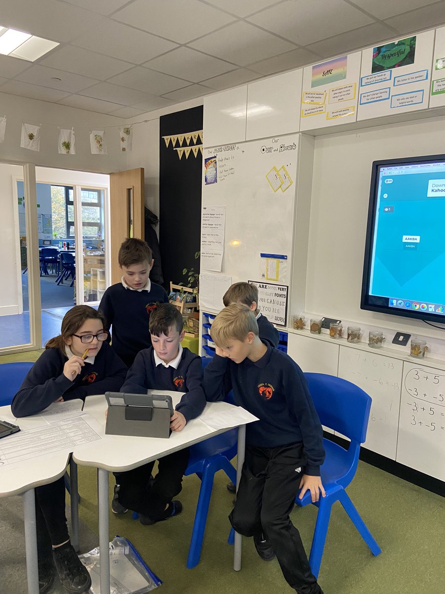 ysgolyddraig's tweet photo. #yydcaerdydd working #collaboratively and putting our knowledge to the test in our @Kahoot world religion quiz #yyddiversity #yydeic https://t.co/0lxwrMj8td