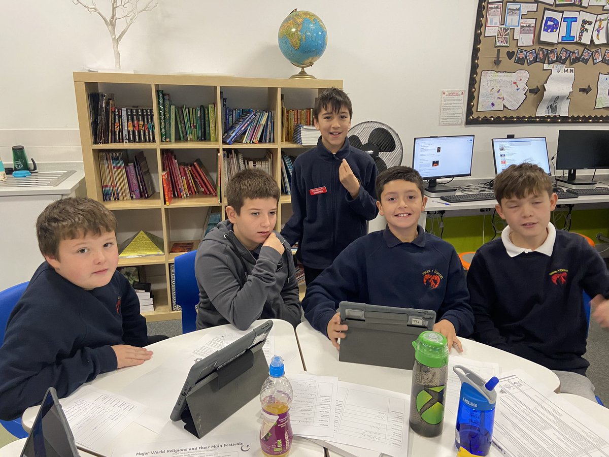 ysgolyddraig's tweet photo. #yydcaerdydd working #collaboratively and putting our knowledge to the test in our @Kahoot world religion quiz #yyddiversity #yydeic https://t.co/0lxwrMj8td