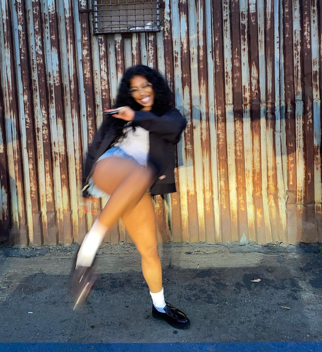 ChartingSZA's tweet photo. .@SZA’s “I Hate You” is currently trending on Shazam US at #23 https://t.co/z4NU6R7OO2