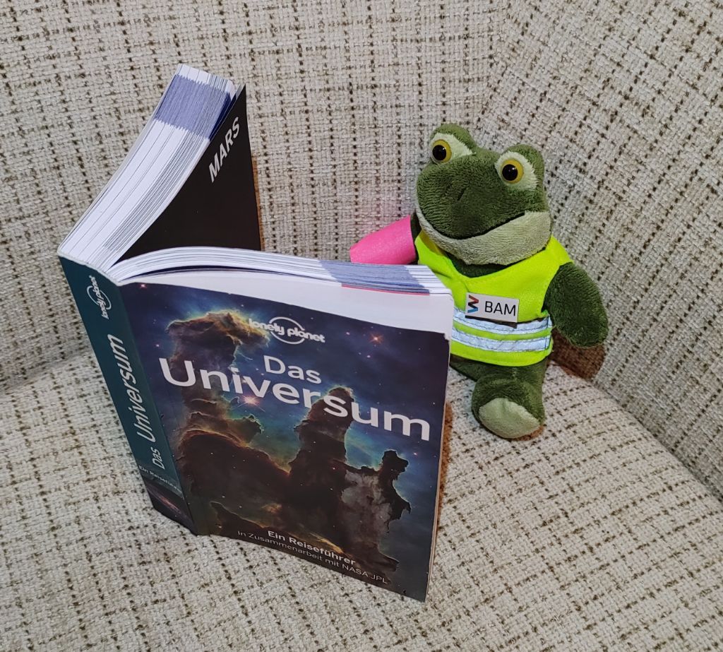 BAMResearch's tweet photo. Was macht ein Astronaut, wenn er im All ein Werkzeug vergessen hat? Er druckt es sich aus. Wie das bei div Gravitationsbedingungen geht, erforschen @DLR_de @dlr_musc & #BAMResearch gerade in der Höhenforschungsrakete #MAPHEUS10 @SSCspace
#BAMFred fiebert dem Start entgegen🐸💚🚀 https://t.co/7BxcN5LLz3
