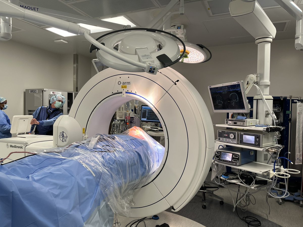AmundsonMaxFax's tweet photo. We have all the technology available for precise trauma reconstruction #tmh #omfs #maxfax #trauma #synthes https://t.co/ehf2i4aFTz