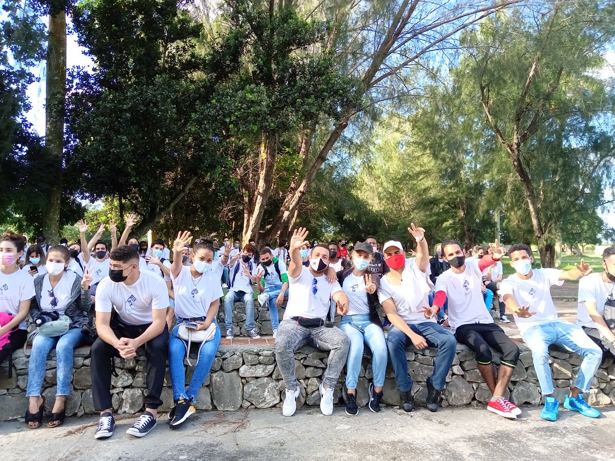 monica_uci_f2's tweet photo. Hasta San Pedro llegó la tropa de futuro. @feu2_uci @universidad_uci https://t.co/n5h1cBup7V
