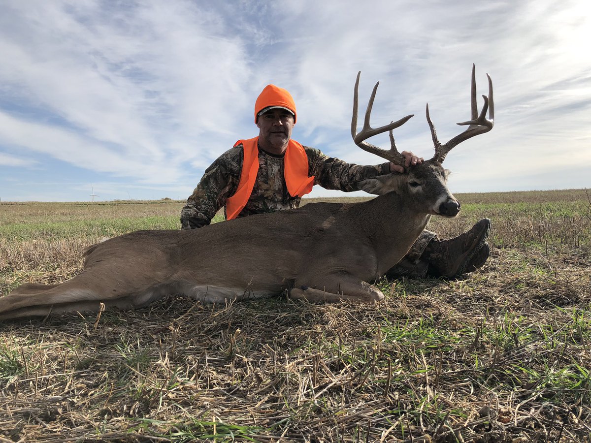 coachjoeteamok's tweet photo. In velvet Target buck! Love it when a plan comes together! #TheWoodsman #buckventures #AcademySportsandOutdoors #magellanoutdoors #muddyoutdoors #huntfromabove #naparchery #RackOne #DeadDownWind #bowtecharchery #diamondarchery #tightspotquivers #sqwincher #vortexoptics https://t.co/f4TDopv0uw