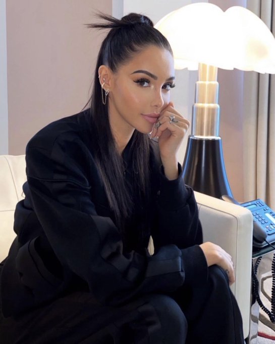 NewsVThomas's tweet photo. Magnifique @ThomasVergara @Nabilla ❤️😍👌☺️ #Nabilla #Thomas #VergaraFamily https://t.co/uPj8JxCyrg