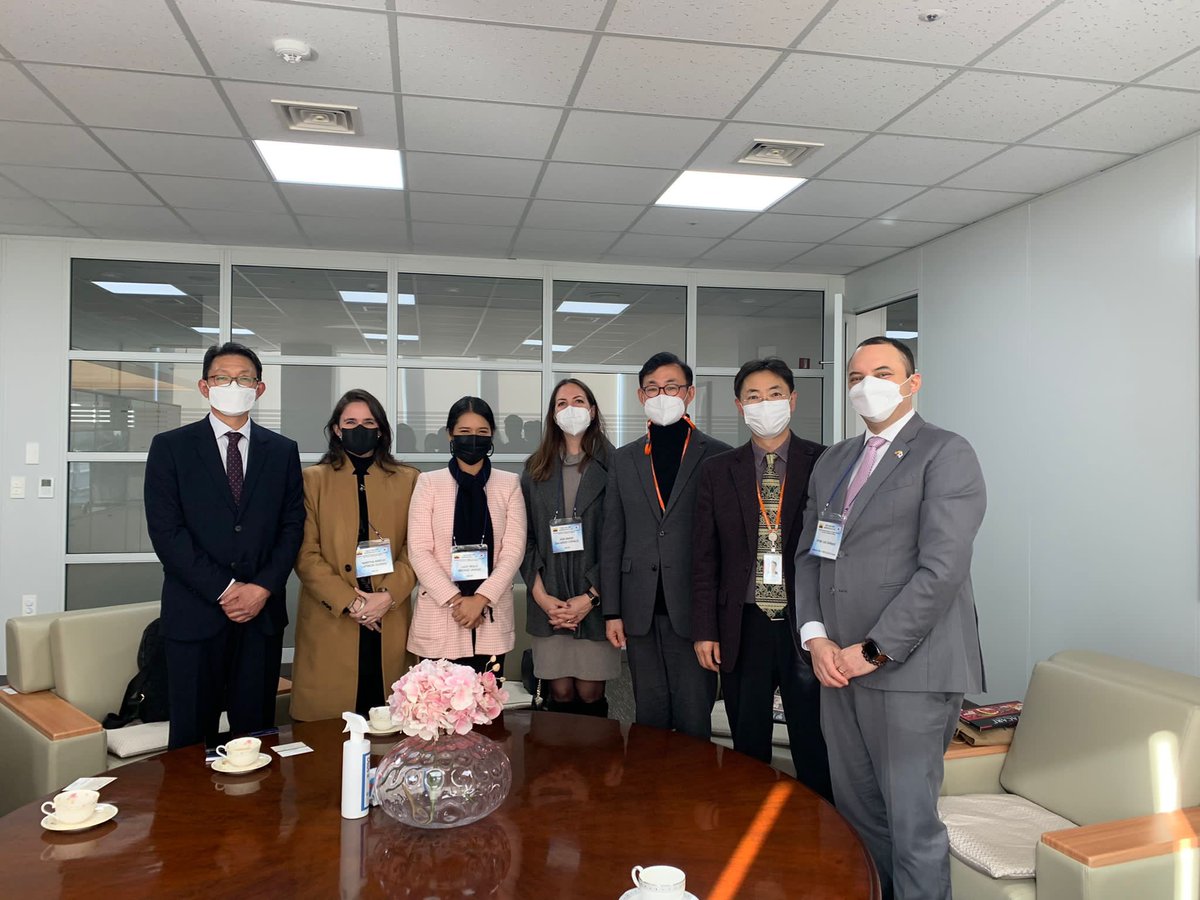 ProEcuador_'s tweet photo. 12 empresarios ecuatorianos participan en una misión en Corea del Sur🇰🇷, implementada por el
Instituto de Investigación Alimentaria de Corea (KFRI) e Instituto de Desarrollo Agroindustrial Internacional de Corea (KADI), en el marco de su participación en “Ecuador TASK Program”. https://t.co/w51cZw9Ect