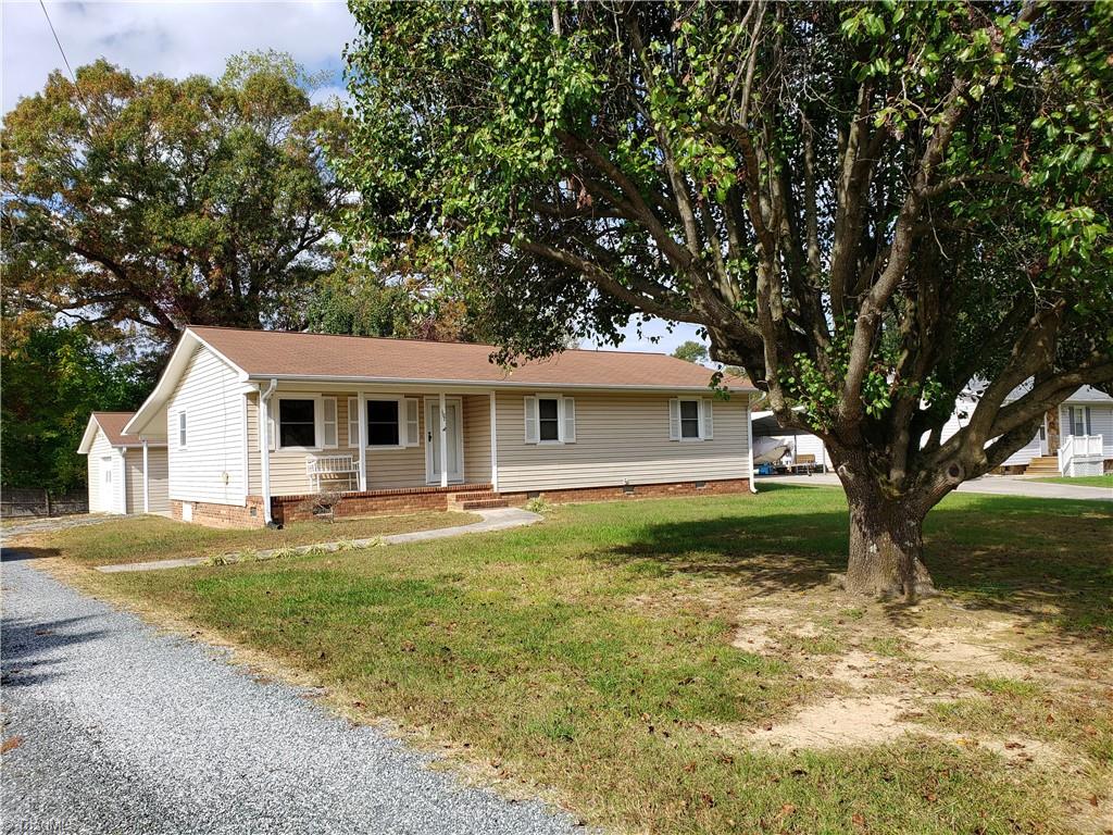 nateresults's tweet photo. This home will wait for no one. Be the first to see it! #homesforsale #homeowner  https://t.co/pn2LiwJ6k9 https://t.co/Y13FwVSw7O