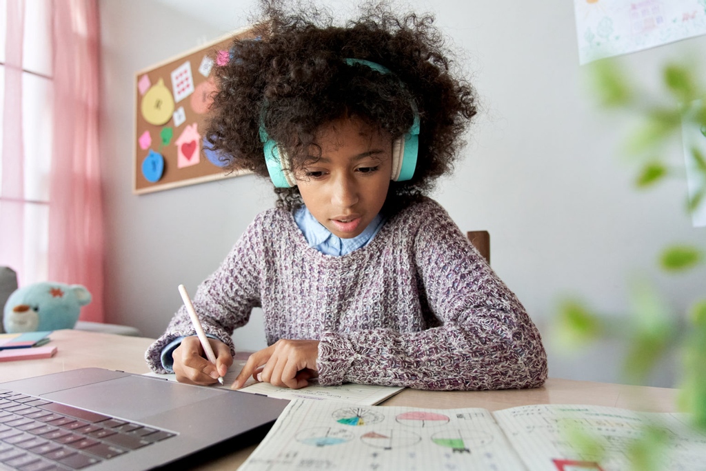 Buying your child a pair of earphones ensures you don’t have to listen to Baby Shark on repeat. But it’s important to distinguish which kids’ headphones are safest for developing ears.

l8r.it/ym2o