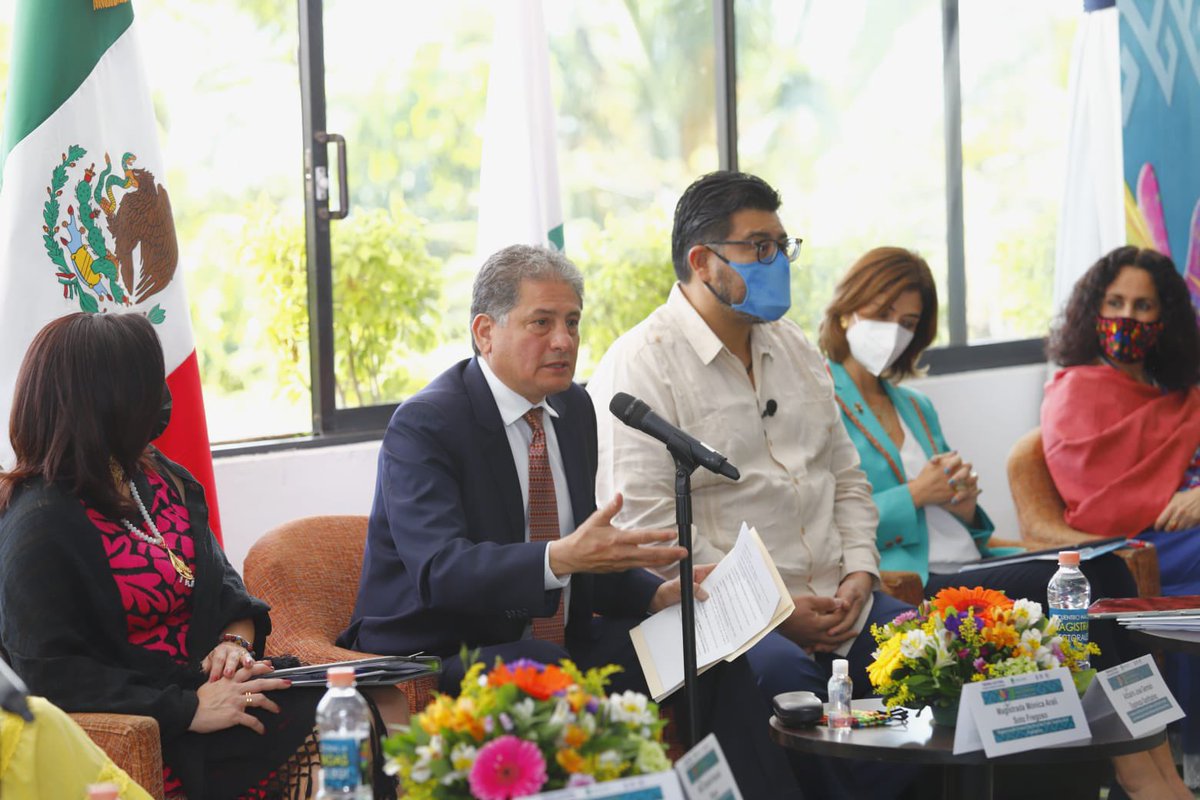 German_Espinosa's tweet photo. Honrado por asistir en representación del Gdor. Alejandro Murat Hinojosa, al IV Encuentro Nal. de Magistradas Electorales. Estos trabajos en los que participan mujeres juzgadoras, legisladoras y especialistas, fortalecen el desarrollo democrático de México.
@TEPJF_Informa https://t.co/v4rX0AwC63