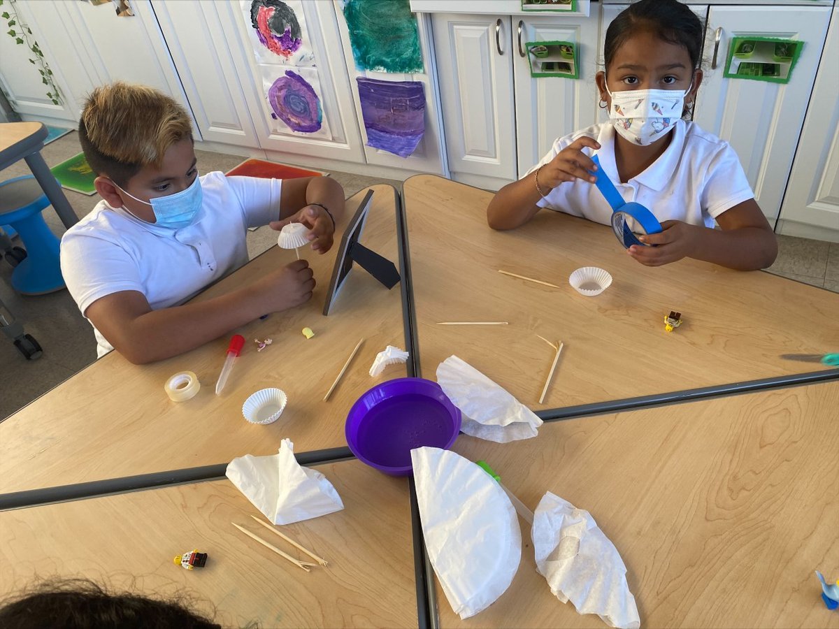 PeninsulaFamily's tweet photo. Our school age children are up to STEM from the Start projects again! This time they take on the Umbrella STEAM challenge. The kids had so much fun! #STEMfromtheStart #STEAM #earlychildhood #bayarea https://t.co/sE3m55VJ9R