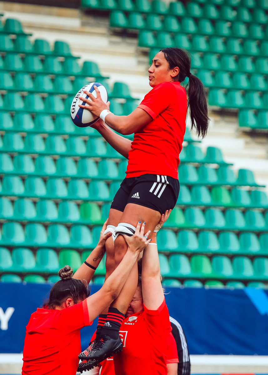 BlackFerns's tweet photo. Ready to go in Pau✌🏼

#FRAvNZL #LoveEveryMinute https://t.co/S8nIEugCHg
