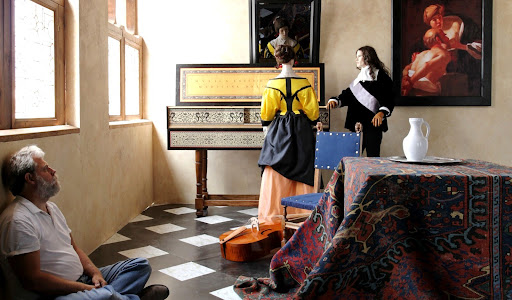 colorblindmess's tweet photo. Since today is sort of Johannes Vermeer day, instead of sharing paintings I wanted to share this interesting documentary called Tim's Vermeer (2013).
It's about Tim, he was not an artist, but went on a lovely journey to recreate Vermeer's works with the help of optical devices. https://t.co/a6W9dufOib