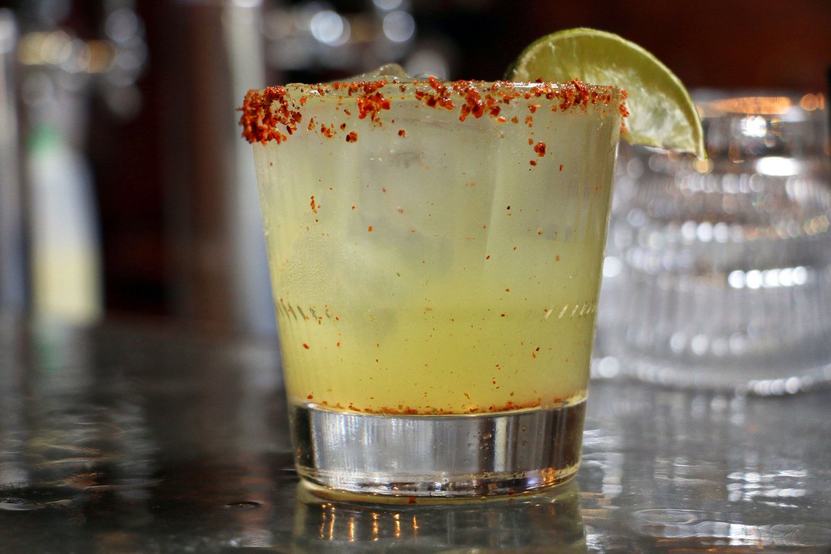 DelBarrioDC's tweet photo. It's National Happy Hour Day!  From 5 - 6:30pm take advantage of these deals:

Reg or Spicy Margarita | $7
Any (2) empanadas | $7
Corona Beer (Can) | $5
Nachos | $7 - add Chicken Barbacoa +$4
Quesadilla | $7 - add protein +$4
Guacamole &amp; Chips | $7
(4) Taquito's | $7
IPA's | $5 https://t.co/yV7k7dshu9