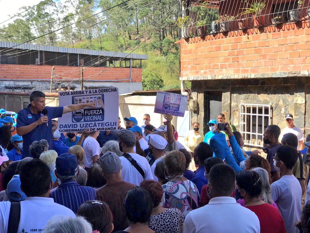 LeugimSanchezS's tweet photo. Seguimos trabajando todos los días de nuestras vidas por el bienestar del Estado #Miranda, junto a @DavidUzcategui en la Gobernación y @RFJoseLuis en la Alcaldía de #Guaicaipuro. 

Lo hacemos con el único compromiso de vida qué es #VivirParaServir. https://t.co/1nva0xoBtX