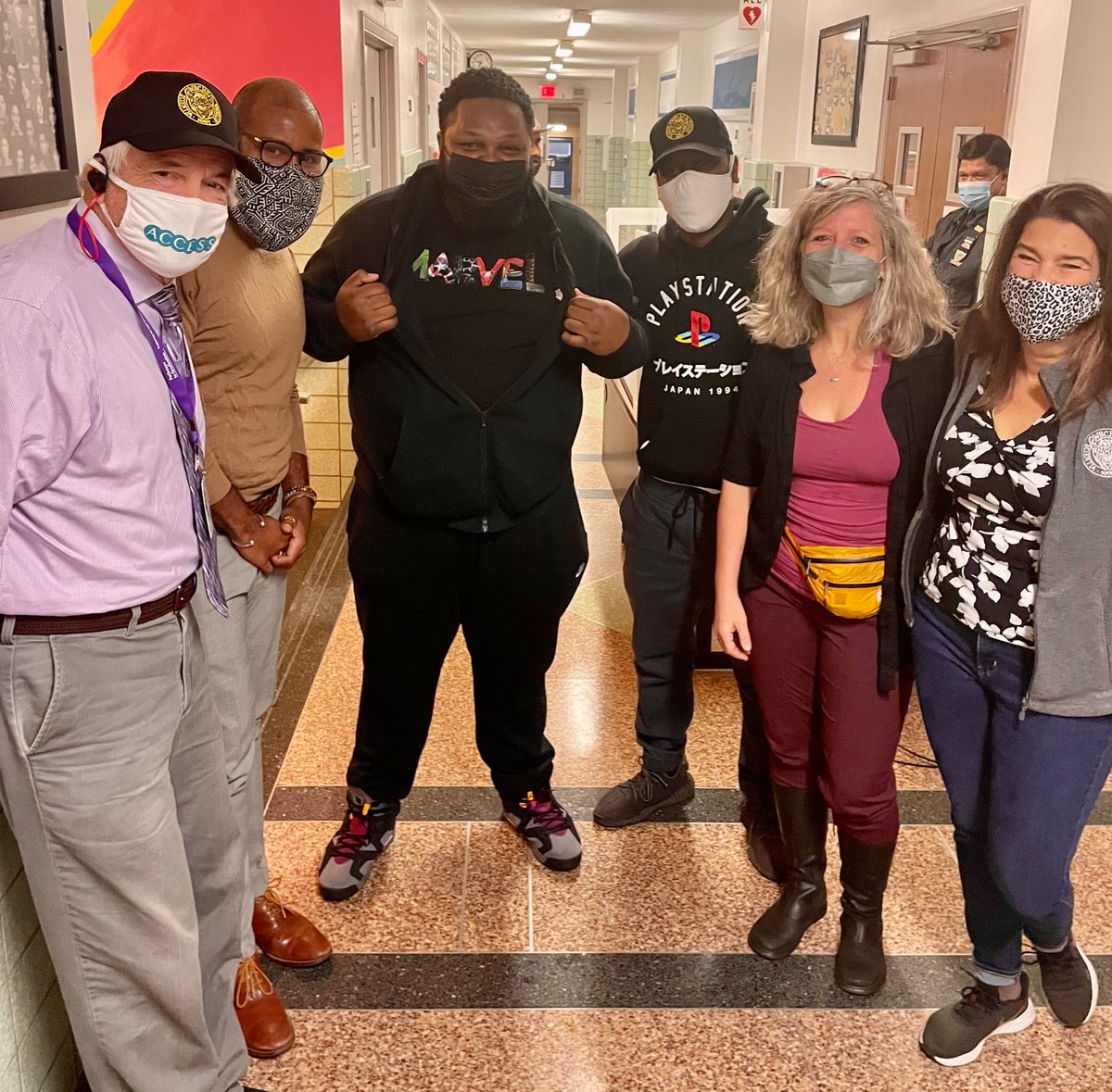 TimLisante's tweet photo. ACCESS BROOKLYN: TopPics: w/myWEST BK HS hat next to Principal Lewis &amp; @GoodShepherdNYC/LYFE HS Tele/ Bottom:LAFAYETTE Campus: INTERN’L HS PrincipalHarriman &amp; CollegeGuidance/LEADERS Principal Mullen&amp;ProjectBasedLearning @NYCOutwardBound  @DOEChancellor @d79SuptZweig @transferhs https://t.co/CeL0HENwAm