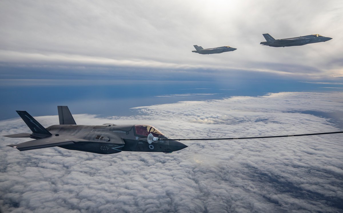 Roberto_yeager's tweet photo. El "masivo" ejercicio #PointBlack de la #USAF sobre el #ReinoUnido #UK. Han participado 26 unidades de la #RAF (#Typhoon y F-35B #F35), de la #USAFE desde RAF Lakenheath (F-15E #F15) y otras directamente desde #EEUU #USA (B-52 #B52 y B-1B #B1B) https://t.co/opALluRtEX @REjercitos https://t.co/OyhO1tknQA