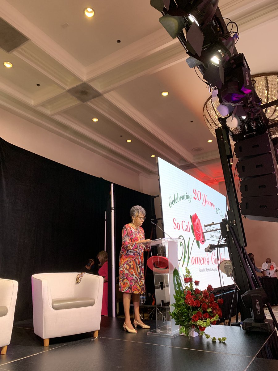 SCWHCE's tweet photo. First things first. Pastor @ Jean Burch leads us in prayer to prepare our hearts and minds for this event, and gave us a teaser of the fashion show to come with @TheWendyBurch https://t.co/zT7DPfhqNa