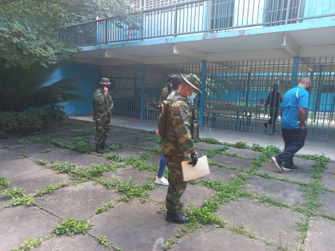 CbitEloy's tweet photo. #12denov visita del plan República, verificando las instalaciones de la U.E.E Andrés Eloy Blanco #lamaspotencia @leoalvacabrera @pedrogordon2121 @Richard280880 https://t.co/jrHZbyPR0r