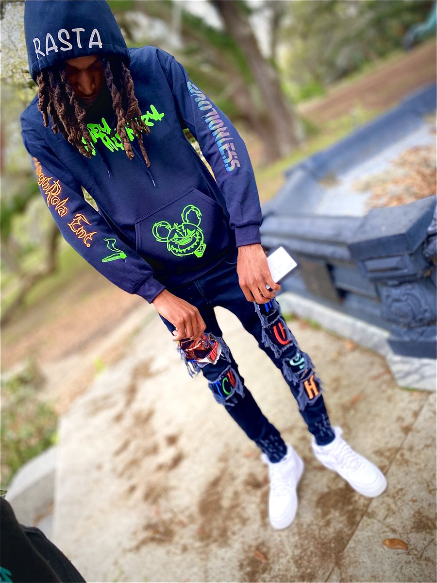 emotionless_A's tweet photo. Money Hungry x 31Hunnit hoodie collab #TheBestBrand🖤  https://t.co/Mig9Pt8qa6 https://t.co/Wj6Kb2fsfc