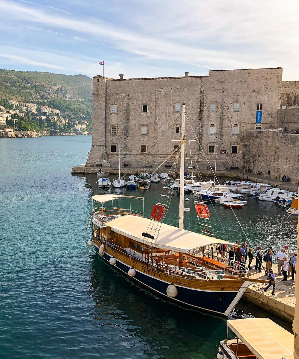 Parts of the Dubrovnik wall are covered by water and can only be seen from a boat. The good news is that Dubrovnik has many boat tours that show the entirety of the walls as well as the beautiful Dubrovnik waters. 

📷 @totheendsoftheearth
🇭🇷 dubrovnik-croatia.com

#beach #boat