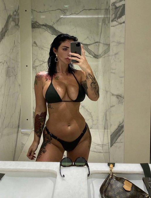 Do you like it when I&rsquo;m wet? https://t.co/XejvrbOYgJ