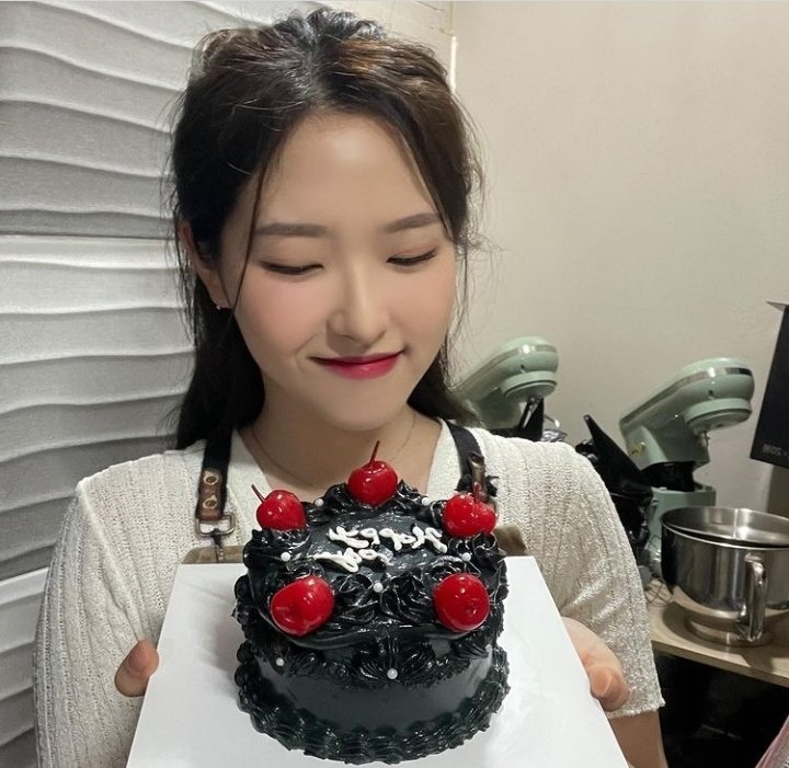 L00NAVITY's tweet photo. Happy Hyejoo day! <3
#HappyOliviaHyeDay https://t.co/mrYVh6koBH