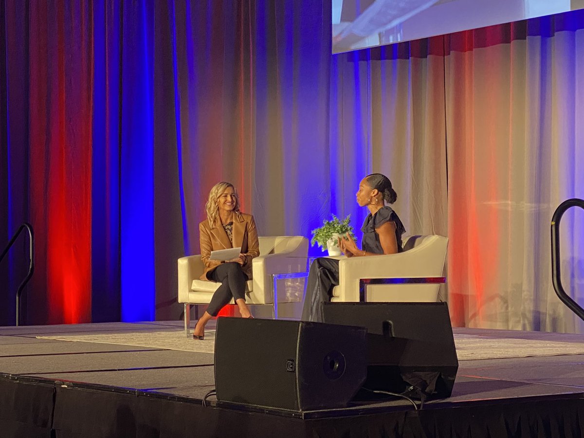 emdwntwn_Baird's tweet photo. Hey @allysonfelix come back to Milwaukee with the family! I know @peggysmith and the @visitmilwaukee team will curate an incredible experience! The @TEMPOMilwaukee and @rwbaird family will gladly contribute to the fun! #TEMPOLeadership https://t.co/U6DB97QS4q