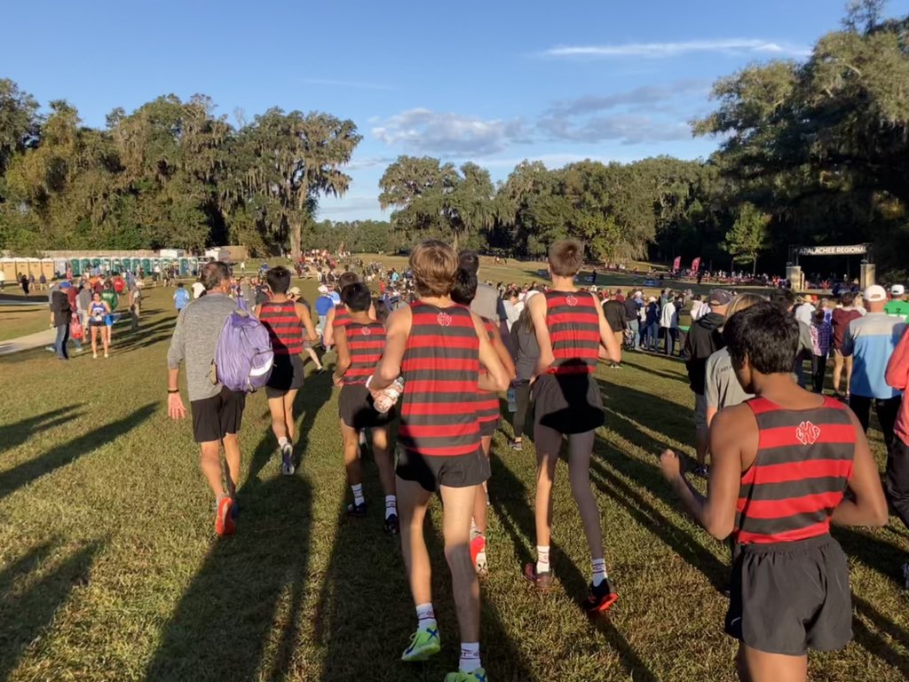 LHPSXC's tweet photo. Great end to a great season! Josh Webster led our team all year and will be sorely missed but excited to have everybody else back next season. Also great, to have LHPXC alums come out to the meet. https://t.co/q4eCWLoxtp
