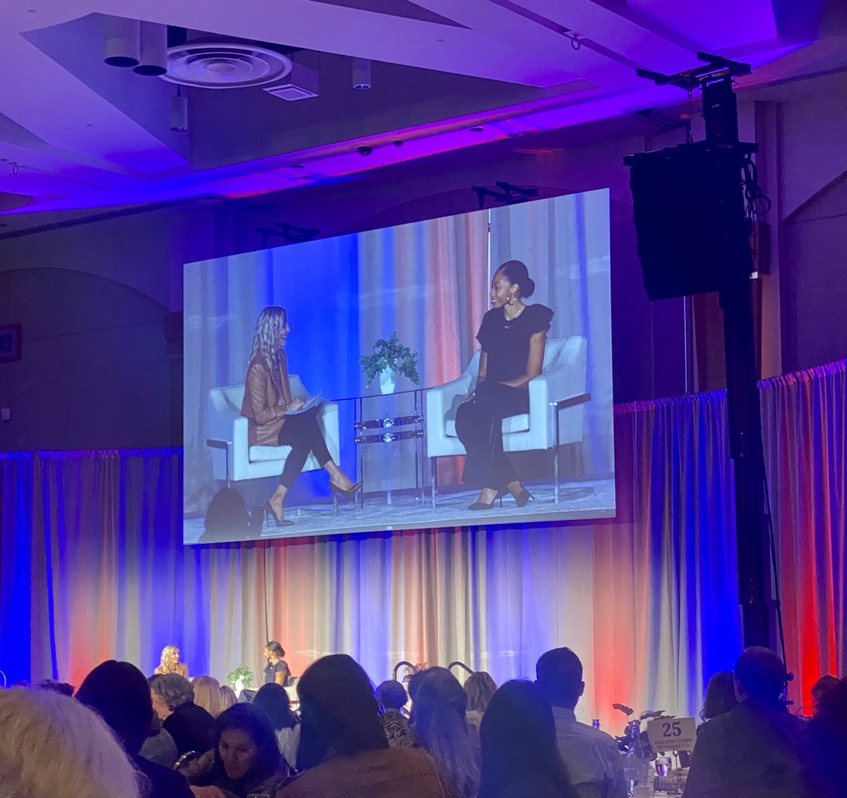 LynnCGriffith's tweet photo. Amazing to hear from the most decorated track and field Olympian of all time @allysonfelix at today’s #TEMPOleadership event. Inspiring to hear her perspective on being an athlete, a mom and an advocate in conversation with my friend @SophiaMinnaert. @TEMPOMilwaukee #rise https://t.co/HSPHn9esRJ