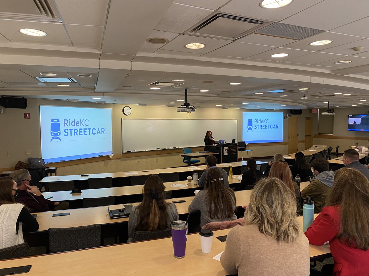 GKCPRSA's tweet photo. Hearing from @StreetcarDonna about the success of the @kcstreetcar. #GKCPRSA #PRSSASummit https://t.co/FC5xrZ4Eer