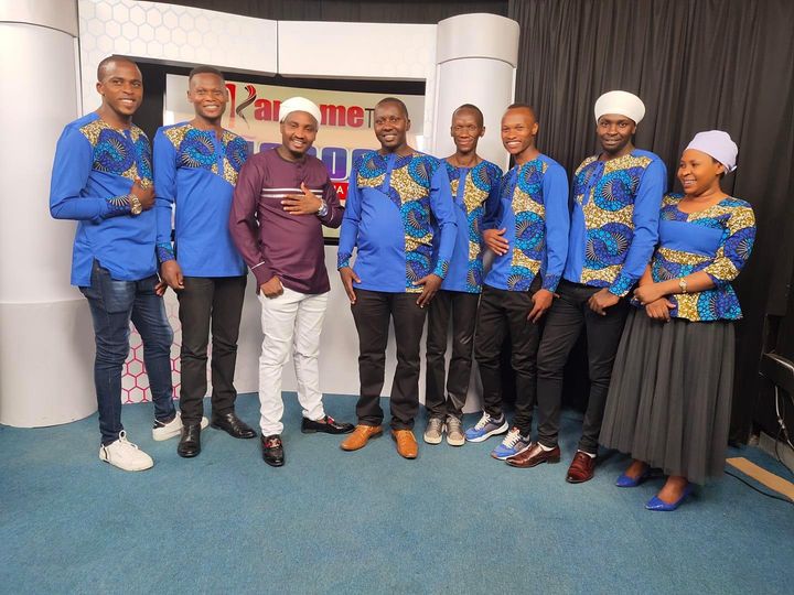 KamemeTvKenya's tweet photo. Friday Night Live Kesha!
Kigooco ni irio cia Ngai ukai tumugooce LIVE kuuma kanitha-ini wa Grace Chapel Fellowship Centre - Kahawa West
#KigoocoNightLive #KigoocoLive na Martin Jane &amp; The Band https://t.co/C3I5qlgYER
