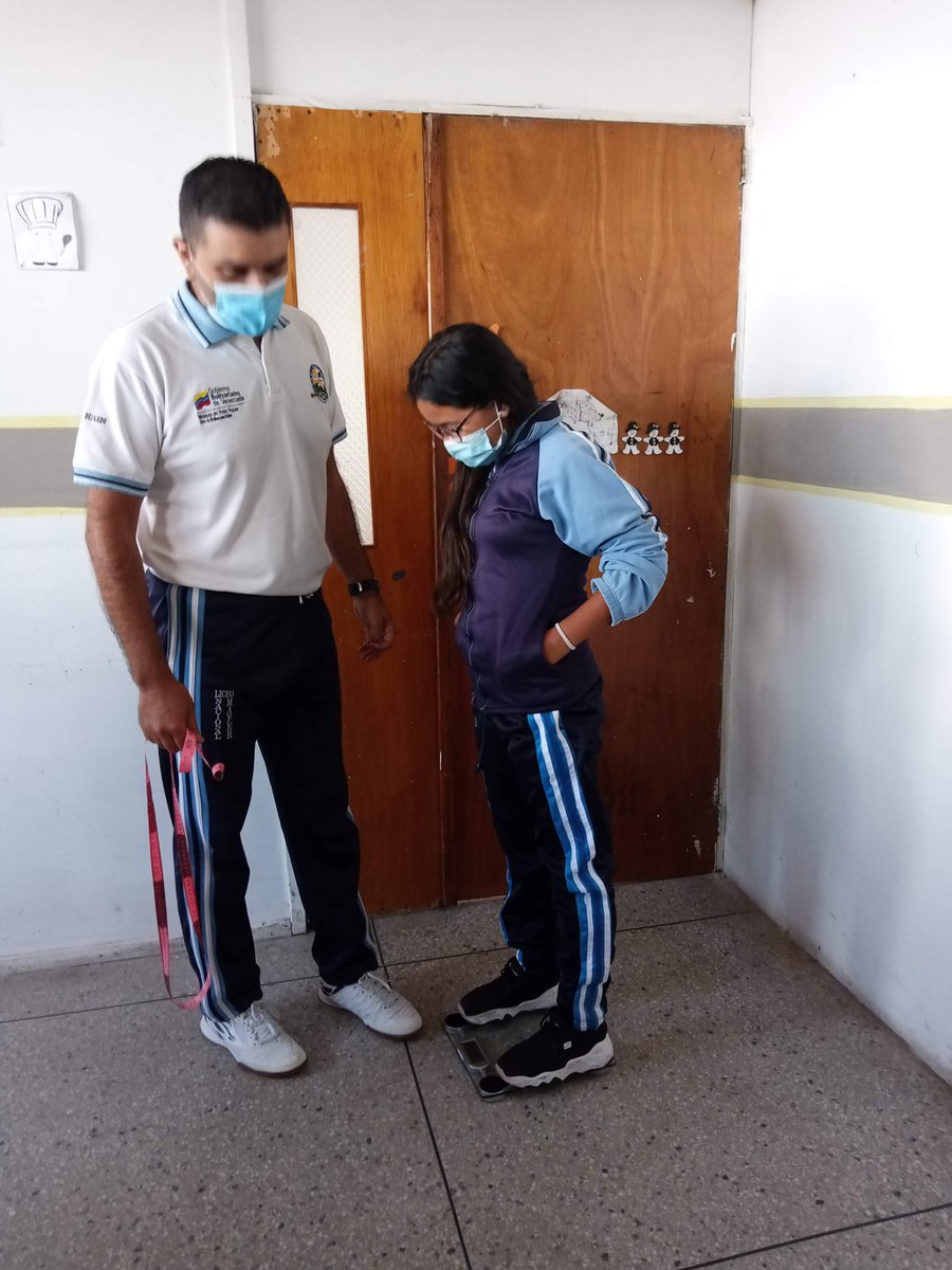 abmafer1's tweet photo. .@MPPEDUCACION
 #McpioAndresBello #Tachira  Docentes Especialistas de Educación física en la actividad: Medidas antropométricas (talla y peso). Con toda la precaución y medidas de bioseguridad para compartir este inició de clases #seguroyprogresivo https://t.co/A8FBwTtXp2