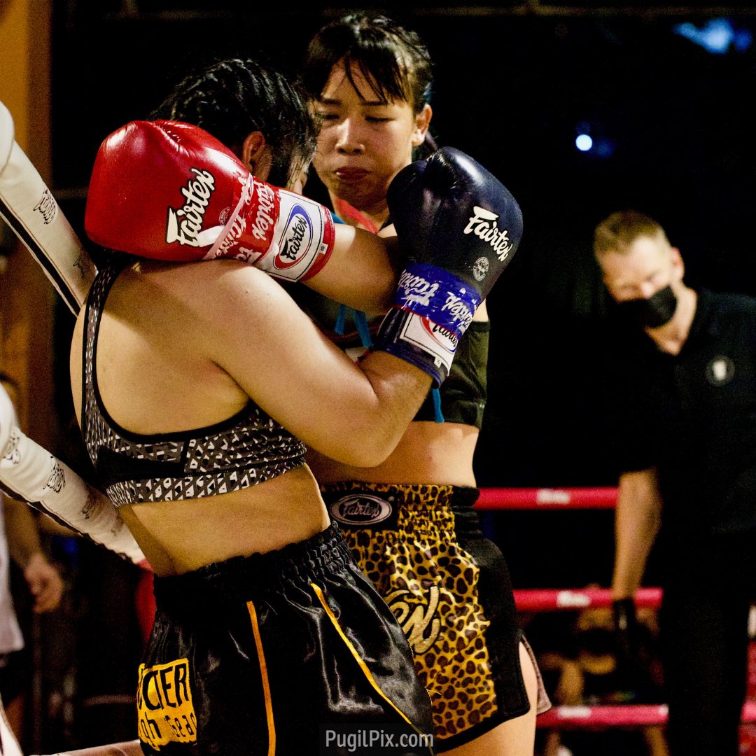 FullMetalDojo's tweet photo. Full Metal Muay Thai - Fight 5
Aphidet Fairtex 🇹🇭 def. Suwanan Akapunya 🇹🇭 by TKO.
Full Metal Muay Thai (Patreon Edition) is premiering soon on Patreon - https://t.co/qRhb8pylQY
#AphidetFairtex #SuwananAkapunya #Fight5 #FMMT #FullMetalMuayThai #FMD #FullMetalDojo #FullMetalTV https://t.co/544cpPVGGO