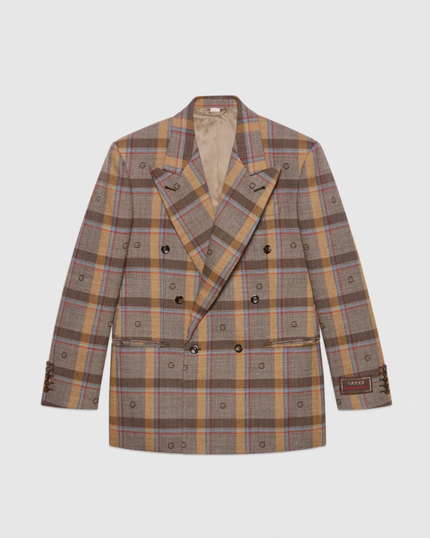 dorofeevaoutfit's tweet photo. #dorofeeva in blazer from @gucci 
📍price: 3600$ / 262375₽
#nadyadorofeeva #gucci #GucciAria #blazer #wool https://t.co/zy1VWxcHxm