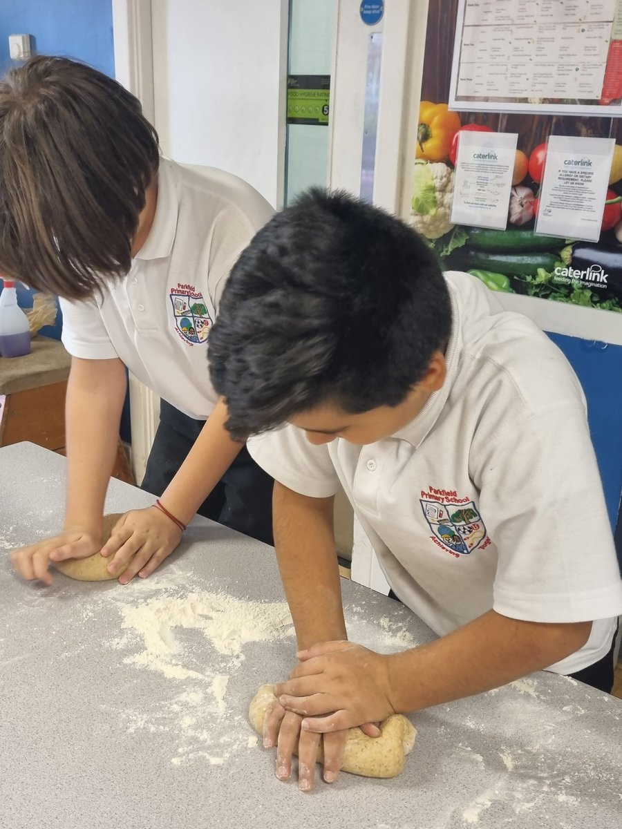 Another great session of baking with the Baking Mad wider horizons group. A big thank you to Tim from Caterlink who showed us all how to become expert bread makers. @ElliotFndtn @caterlink_ltd