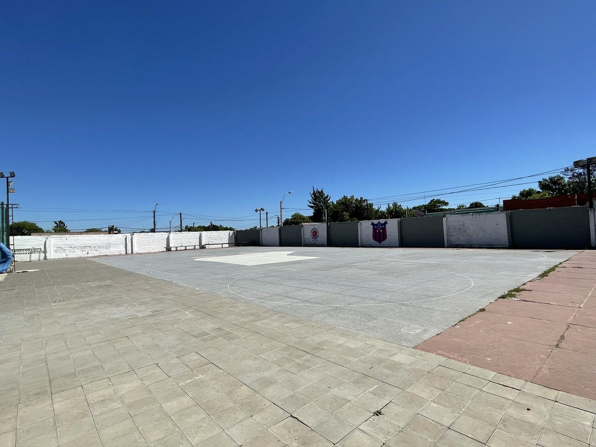 ✍️ Esta mañana firmamos un Convenio Social con la Institución Atlética 18 de Julio de la ciudad de Fray Bentos. 
👉 A través de este convenio se construirá un gimnasio cerrado y servicios higiénicos. 
💰 El Ministerio aportará $ 3.600.000 para las obras.