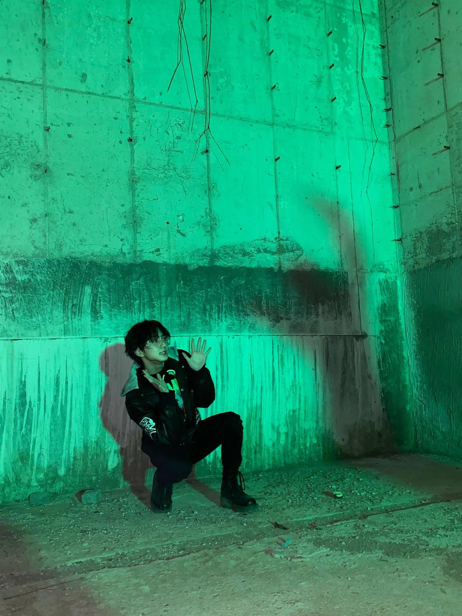 [WEVERSE] 🌟 211112 #JUNGWON #정원 

¿¿Quién es el dueño de esa sombra??

<a href="/ENHYPEN_members/">ENHYPEN</a> <a href="/ENHYPEN/">ENHYPEN OFFICIAL</a> #ENHYPEN #엔하이픈