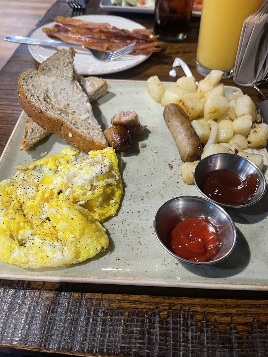 DerrickWalkerJ2's tweet photo. Good Morning World 🌎 #FirstWatchCafe https://t.co/C0u0h8wBJ4