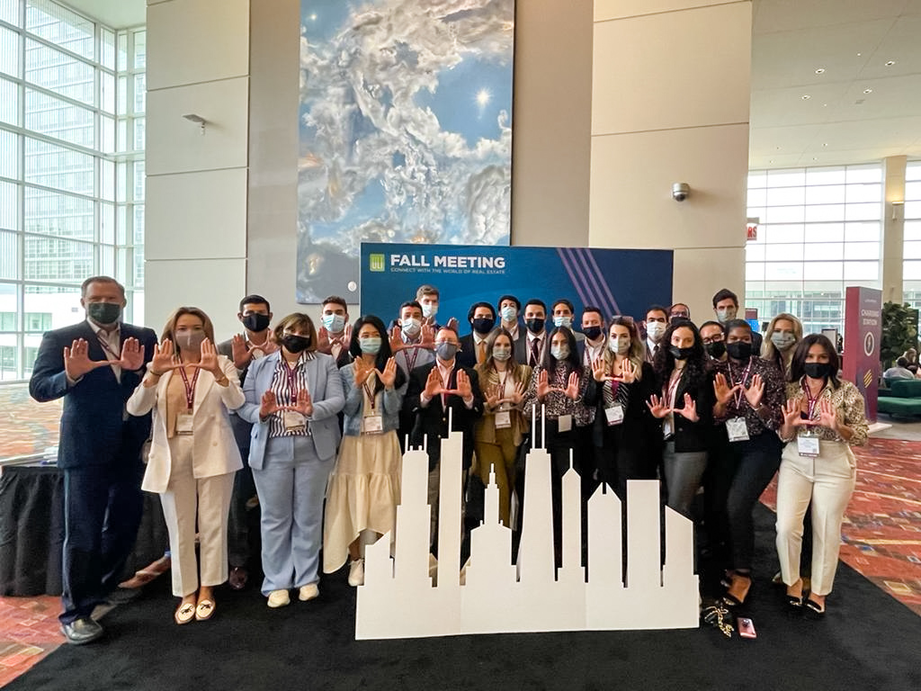umiamimredu's tweet photo. What a great trip to Chicago for #ULIFall! MRED+U students attended @urbanlandinstitute's Fall Meeting, which brought together leaders from every sector of the real estate industry across the globe. https://t.co/9n6tlnBwIv