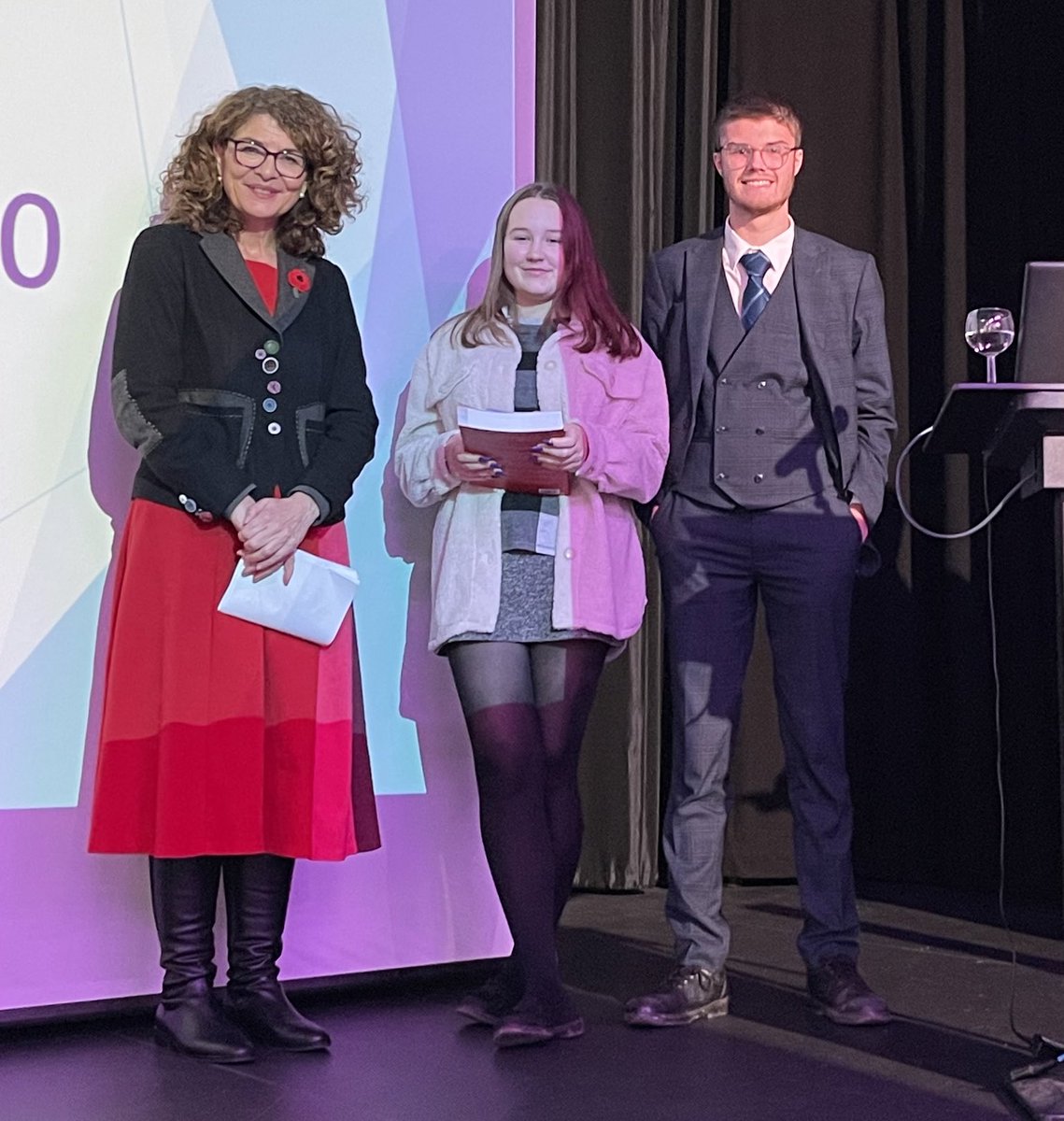 Well done to our @kevigs6form students Sam and Harriet for winning today’s competition on what should be a law. They’ve won a £50 voucher and some of @LordNortonLouth’s books 📚 Thank you to @UniOfHull for having us! #encouragingexcellence #nurturingtalent