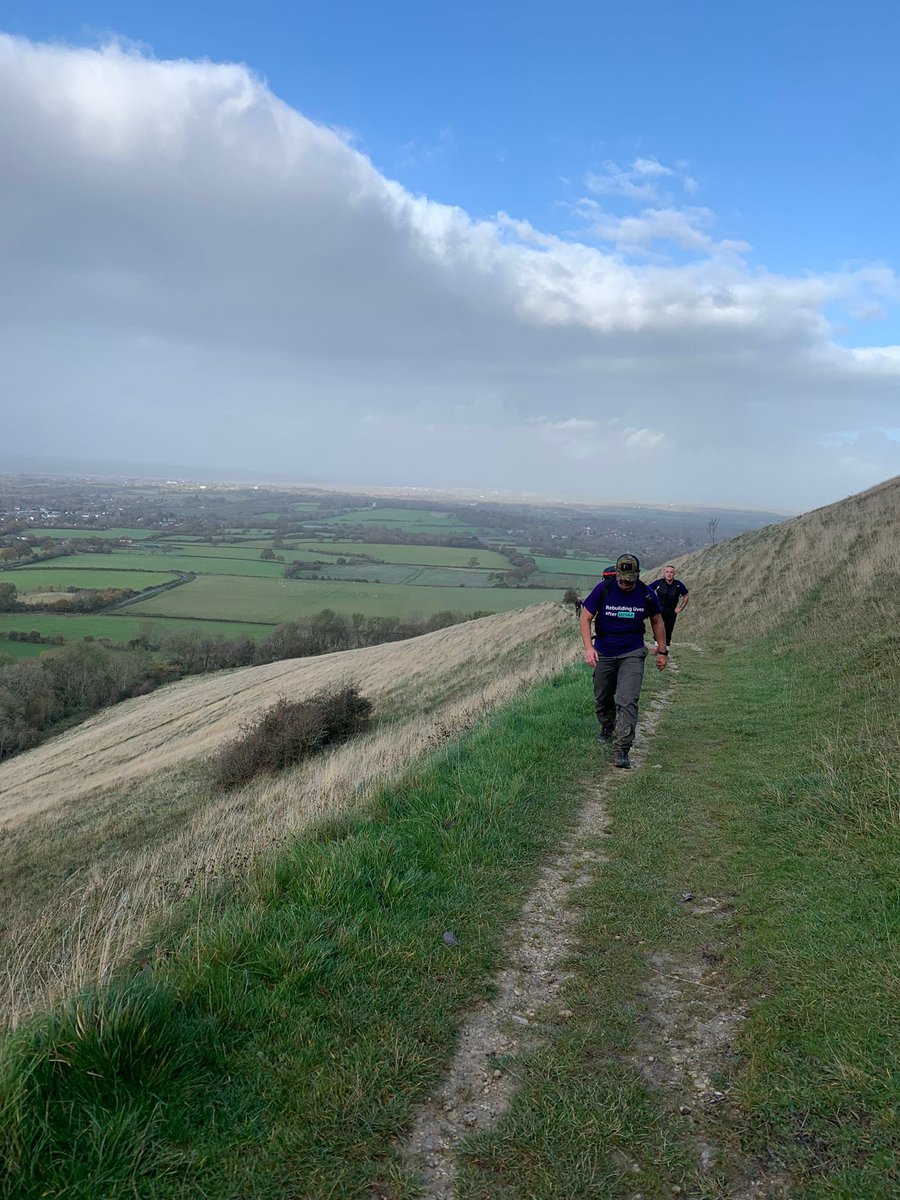 CrawleyFire999's tweet photo. After long delays due to the pandemic crews have begun their long walk for @firefighters999 and @TheStrokeAssoc They left Crawley at 0600hrs and are approx 2/3 of the way to Brighton. After a brief stop off for refreshments at @WSFRSHHeath they’re back on the march. https://t.co/GLXzqCB7yE