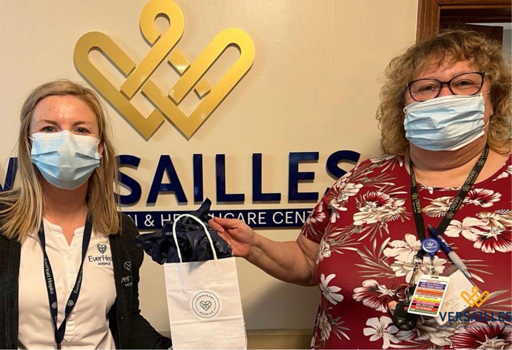 VersaillesHC's tweet photo. Thank you EverHeart for sharing these beautiful Seasonal Activity Gifts with us! Always a pleasure seeing this incredible team! ❤️

#versailleshealthcare #versaillesohio #versailles #ohiohealthcare #seniorliving #nursinghome #ohionursinghome #rehabfacility #assistedliving https://t.co/Qx8ZZFdJXW