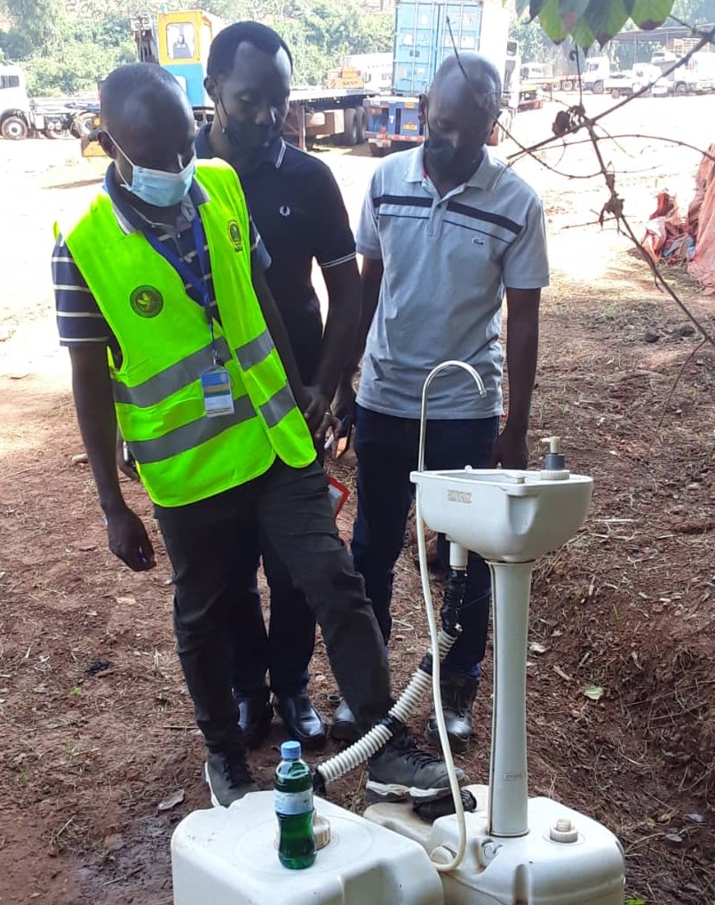 ndera_sector's tweet photo. None umurenge wa #Ndera @Gasabo_District @CityofKigali hakozwe ubugenzuzi bw'isuku bw'ahahurira abantu benshi harebwa uko amabwiriza yo kwirinda #COVID19 #OperationOneStop yubahirizwa @RwandaHealth @RBCRwanda @RwandaLocalGov @gatjmv @PudenceR @dusengiyumvas @umwigemepo @ngangare1 https://t.co/N4BXgUxQmY