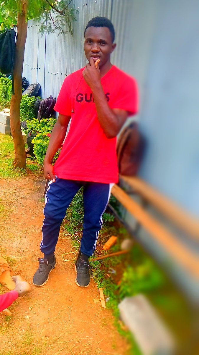 WamashP's tweet photo. Mimi ile siku nitaenda kwa mganga kwanza nitampea simu yangu anitole pattern ndio tueendele https://t.co/tdGPsO48ps