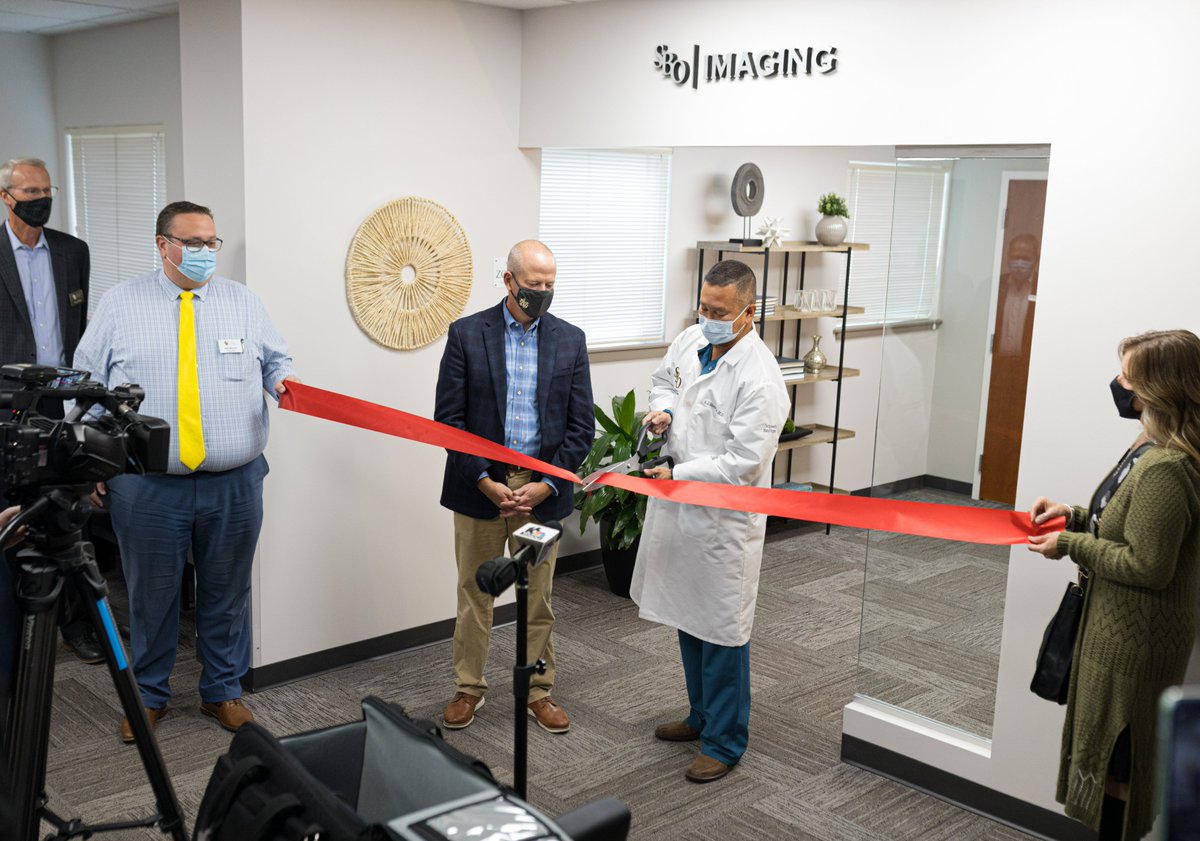 SBOrthopaedics's tweet photo. South Bend Orthopaedics held a ribbon cutting on Tuesday for our new SIGNA™ Pioneer AIR™ Edition MRI machine! This machine is 12x stronger than our previous machine at our Carmichael location and has a stronger magnet allowing for clearer images! https://t.co/vwfEUQhTGF