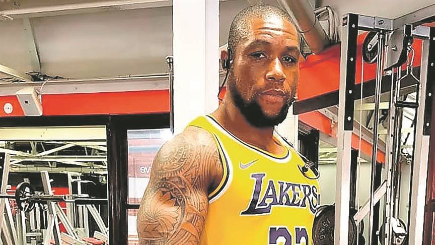 DailysunCelebs's tweet photo. FITNESS GURU: 'IT WAS A HIT' 
https://t.co/XlbQzIBcRe
#LawrenceMasinge https://t.co/T0QatZbXFy