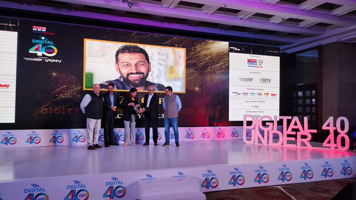 e4mevents's tweet photo. A huge round of applause to Karan Gupta, CEO, Alchemy Group at the DIGITAL 40 UNDER 40  list of #e4mdigital40under40 @karangupta @anuragbatrayo @nawalahuja @priyankae4m1 https://t.co/8jfPE4ZMs6